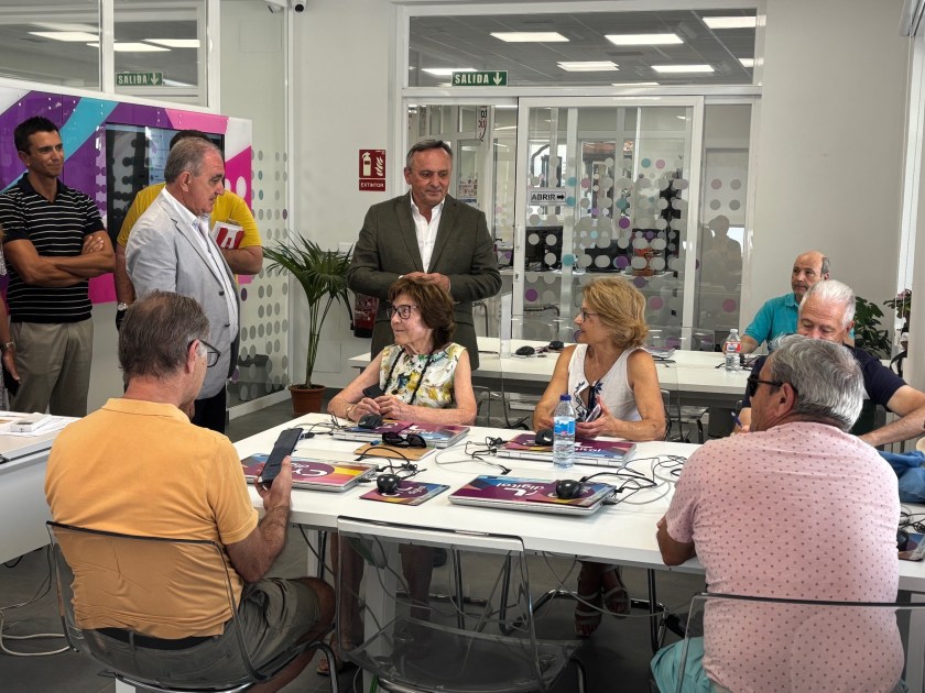 CyL Digital, competencias digitales, Castilla y León, brecha digital, formación gratuita, mayores de 50 años, transformación digital, digitalización rural, Espacio CyL Digital, tecnología para mayores, viceconsejero Luis Enrique Ortega, centros asociados, formación digital, fondos Next Generation, Junta de Castilla y León