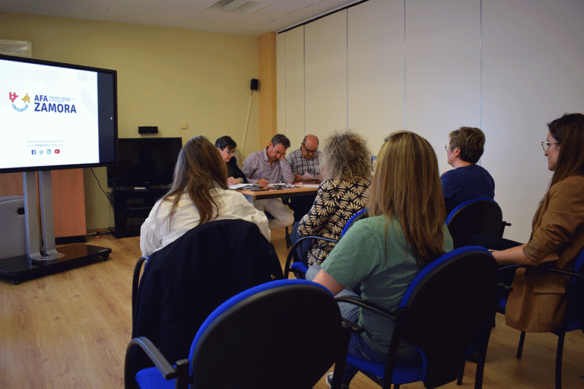La asociación zamorana AFA Zamora participa en las Jornadas INFOsalud con dos ponencias sobre estimulación cognitiva y servicios de demencias, en el Museo Etnográfico de Castilla y León.