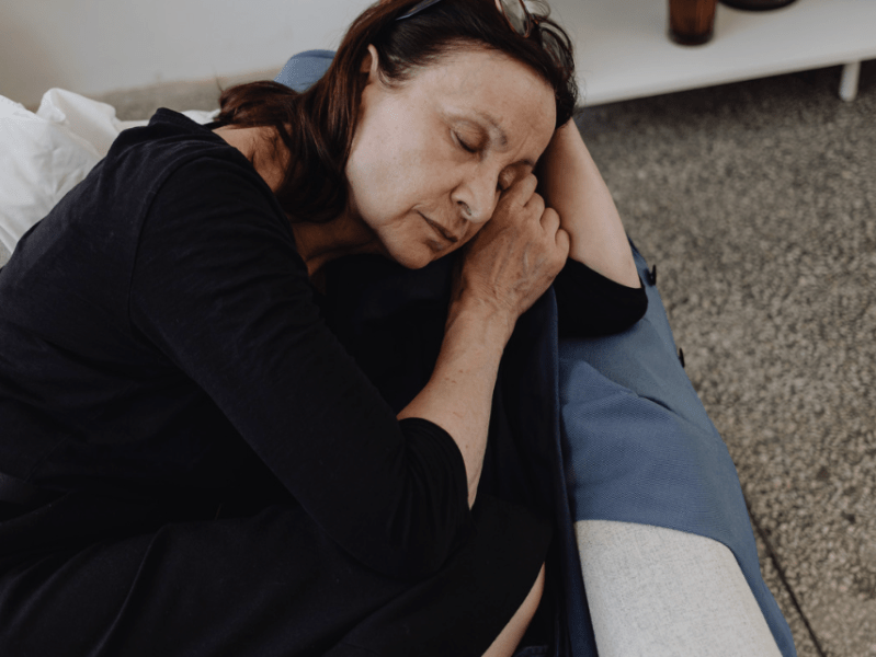 Siete consejos prácticos para un descanso reparado en la menopausia