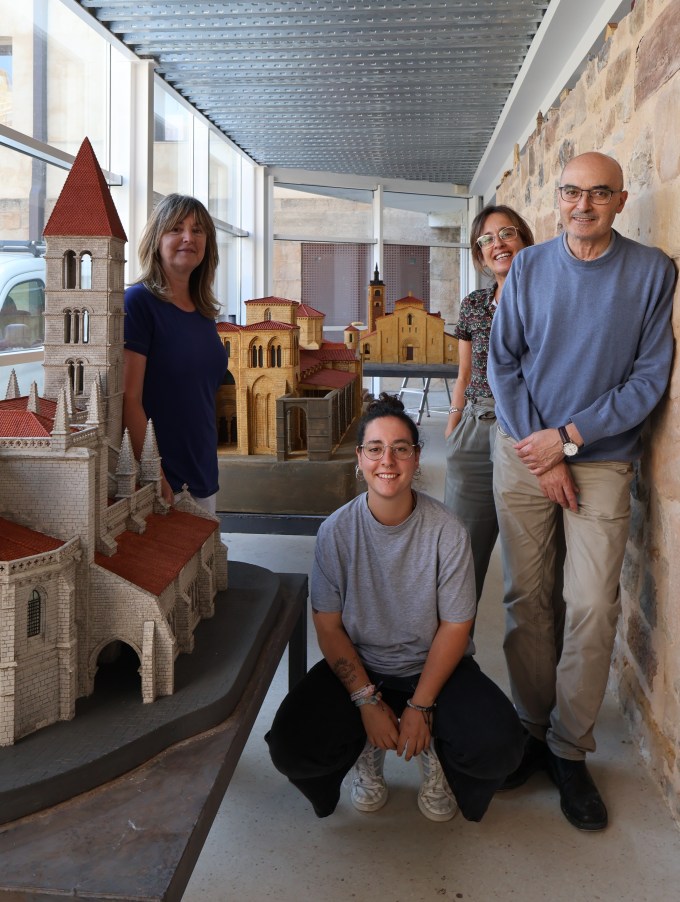 Curso gratuito de 300 horas en modelado, maquetismo y digitalización del patrimonio en Aguilar de Campoo. 10 plazas, formación presencial y opción de empleo. Fundación Santa María la Real.