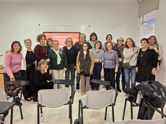 Las asociaciones de fibromialgia y fatiga crónica de Castilla y León refuerzan su formación en Palencia en un proyecto de FFISCYL, COCEMFE y Fundación ONCE para mejorar servicios e inserción laboral.