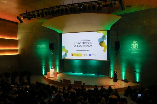 El I Congreso estatal de servicios sociales arranca en Barcelona con amplios consensos sobre el nuevo modelo de cuidados, la desinstitucionalización y los apoyos comunitarios, en un proceso que recorrerá varias ciudades españolas.