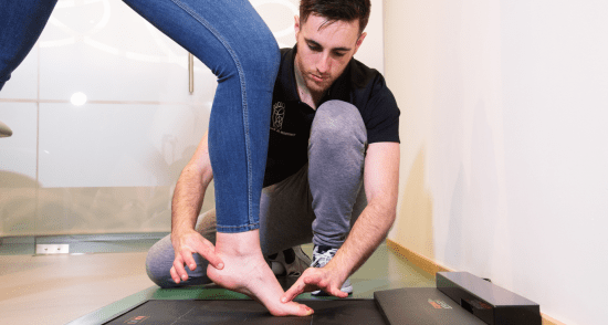 Juanetes, pie plano y dolor de talón son las principales causas de consulta podológica en Castilla y León. La biomecánica y la prevención, claves para evitar lesiones.