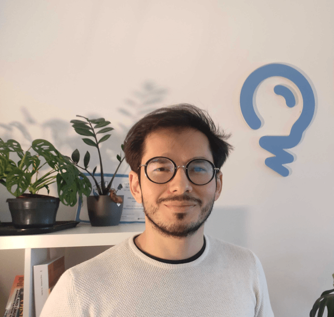 El conflicto en Oriente Medio y el cierre del Estrecho de Ormuz disparan el precio del gas en Europa. El MIBGAS sube un 40% y amenaza con encarecer la factura de luz y gas de los hogares españoles.