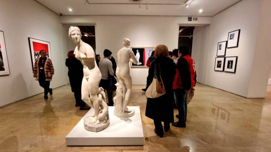 Cruz Roja organiza en Valladolid rutas culturales, paseos saludables y talleres para promover el envejecimiento activo entre personas mayores, con visitas a Ferrer-Dalmau, San Felipe Neri, Santa Isabel y el Museo Anatómico.