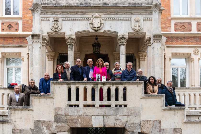 Premio de la Crítica Castilla y León, El dolmen, El vuelo del hombre, literatura Castilla y León, María Ángeles Álvarez, Benjamín G Rosado, libros premiados