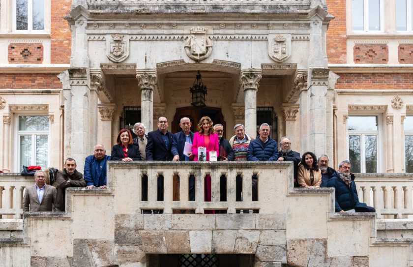Premio de la Crítica Castilla y León, El dolmen, El vuelo del hombre, literatura Castilla y León, María Ángeles Álvarez, Benjamín G Rosado, libros premiados