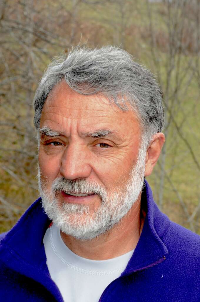 Isidoro Rodríguez publica ‘Cainejo’, sobre la primera ascensión al Naranjo de Bulnes y los orígenes del alpinismo en España.