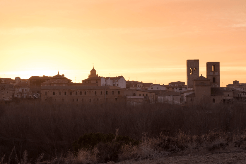 eclipse solar Arévalo 2026, pases observación eclipse Ávila, astroturismo Castilla y León, Stellarium Ávila, EclipsaDOS passes