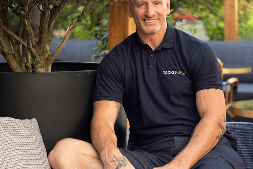 El exjugador galés competirá en la media maratón para demostrar que el tratamiento antirretroviral permite vida deportiva normal.