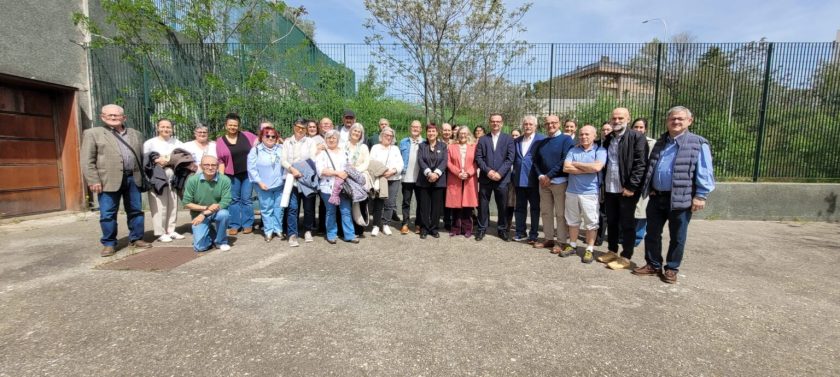 La CNSE presenta una guía para mejorar el trato a personas mayores sordas, con enfoque en derechos, accesibilidad y discriminación.