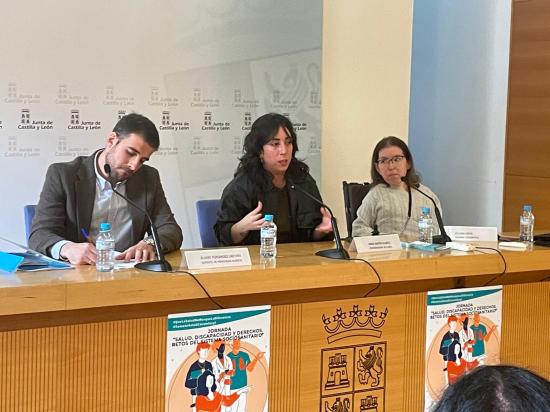 Expertos reclaman más recursos, tecnología accesible y un modelo centrado en la persona