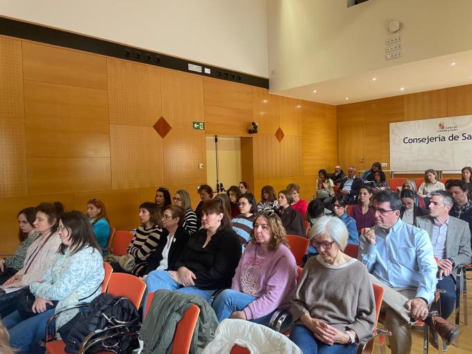 Expertos reclaman más recursos, tecnología accesible y un modelo centrado en la persona