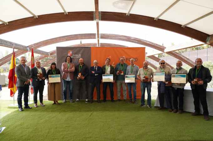 La Junta premia siete proyectos sostenibles en municipios pequeños de Castilla y León en los Premios Fuentes Claras 2026.