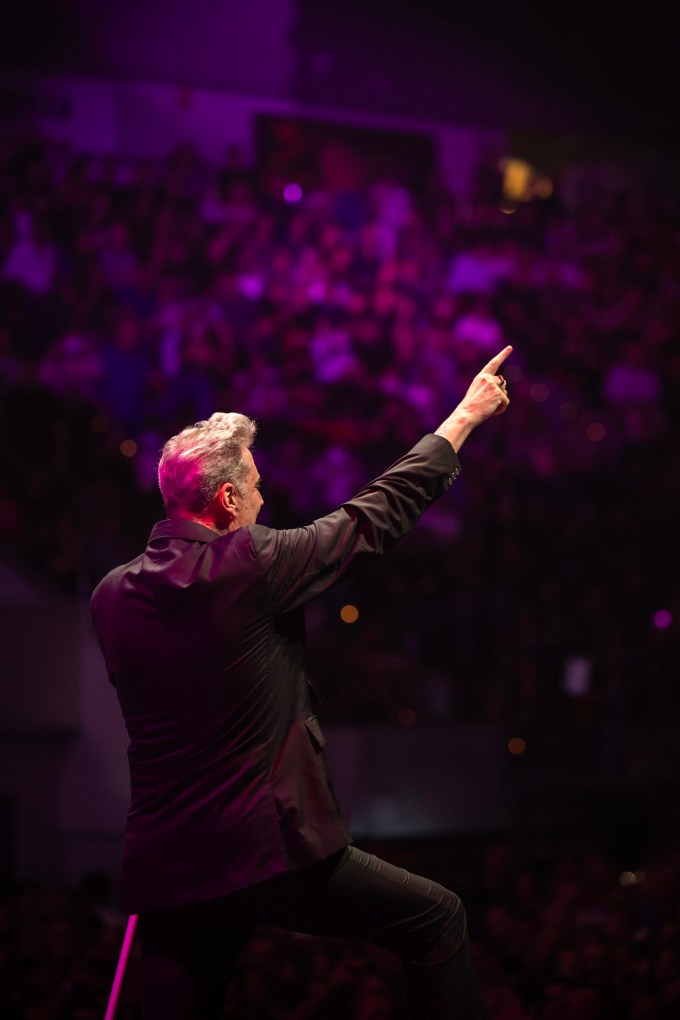 El cantante regresará a Toledo el 13 de agosto para presentar su gira Corazones Legendarios en La Peraleda.