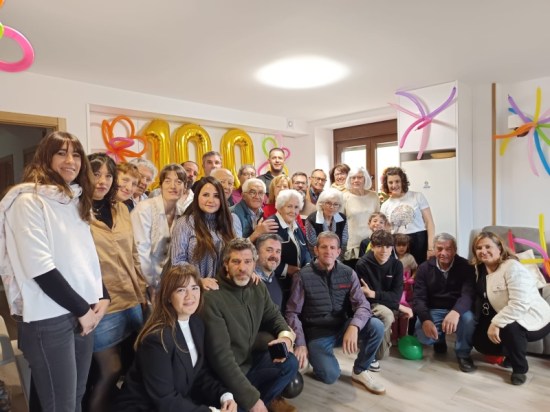 Vecinos e instituciones celebran el centenario de Isidora Pérez Crespo, memoria viva del medio rural soriano.