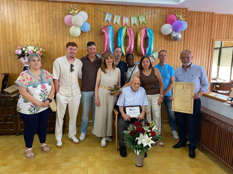 Almazán celebra los 100 años de Santiago Antón