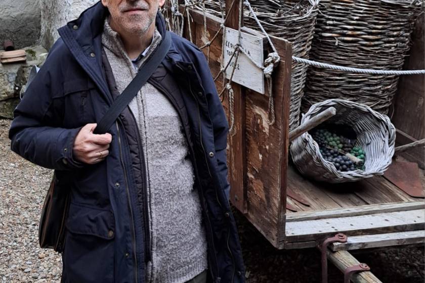 Fernando Pastor durante la presentación del segundo volumen de Cerrato Insólito, una obra dedicada a la memoria oral de la comarca cerrateña.
