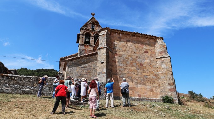 La Fundación Santa María la Real recorre nueve iglesias de Palencia y Burgos para estudiar su evolución histórica y arquitectónica.