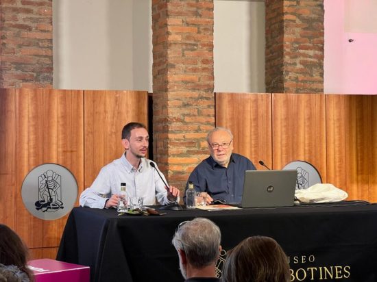 Carlos Varela y Luis Gueilburt, comisarios de ‘Gaudí y la Ciudad Moderna’, explicarán este miércoles las claves de la exposición temporal de Casa Botines.